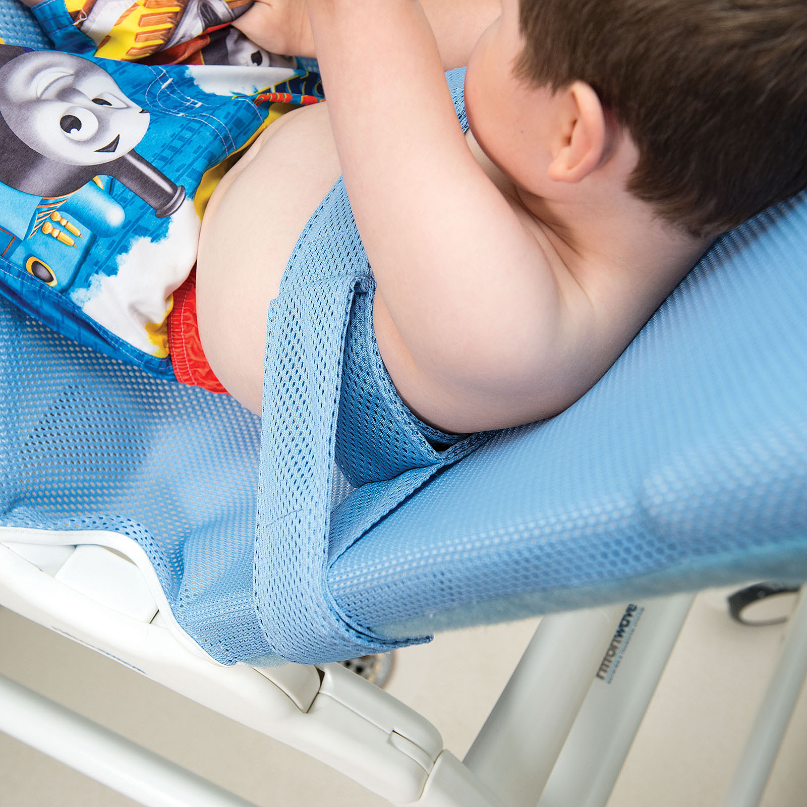 Blue wave bath chair top