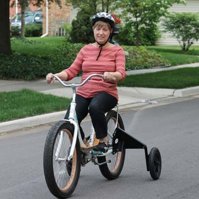 Electric bike with training wheels 2025