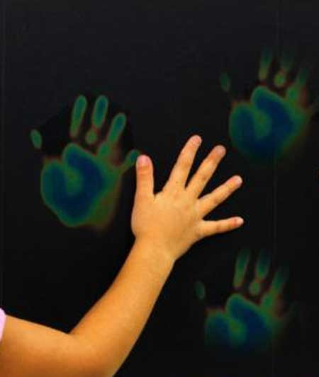 Heat sensitive shop wall toy