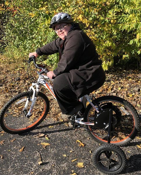 Side wheels discount bike